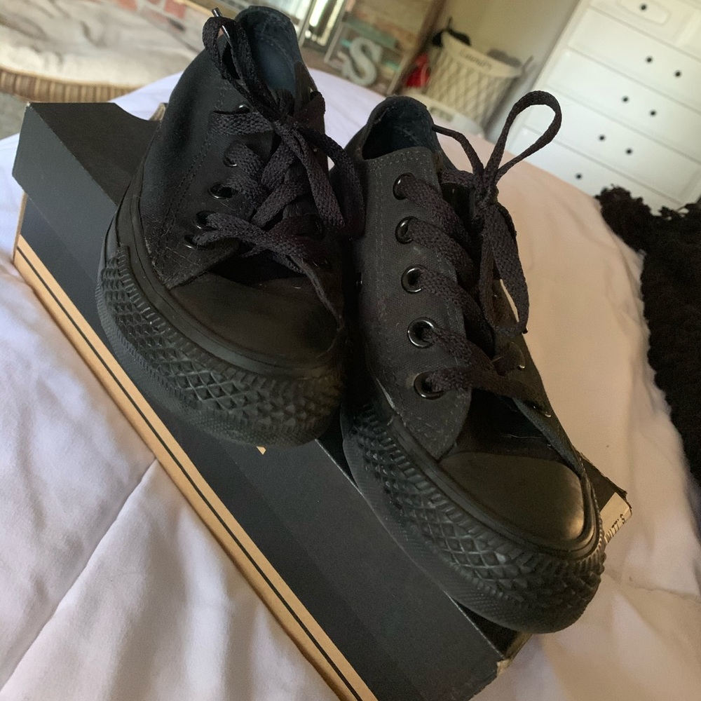 Black converse